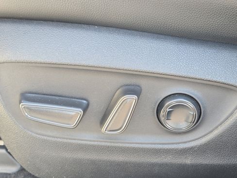 Used 2021 Toyota Highlander Limited image 9