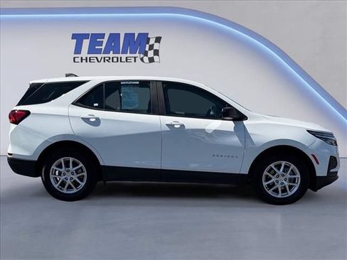 Used 2023 Chevrolet Equinox LS w/ Driver Confidence II Package FWD image 4