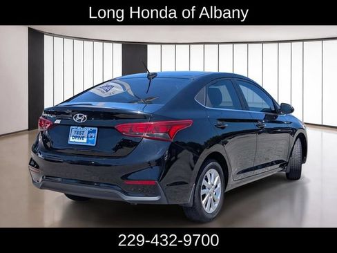 Used 2022 Hyundai Accent SEL FWD image 6