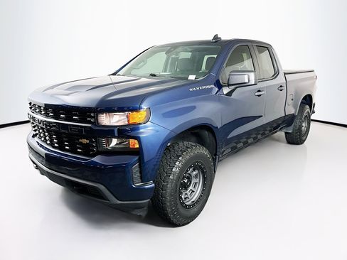 Used 2022 Chevrolet Silverado 1500 Custom w/ Safety Confidence Package RWD image 3