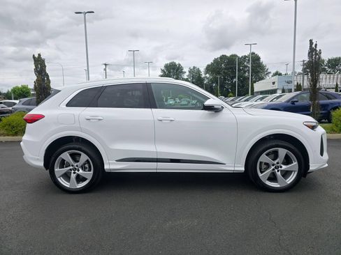 Certified 2025 Audi Q5 Premium w/ Premium Plus AWD/4WD image 6