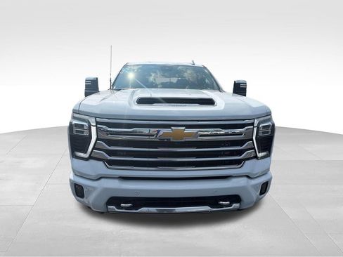 Used 2026 Chevrolet Silverado 2500 High Country w/ High Country Premium Package AWD/4WD image 8