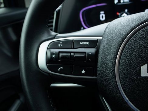 Used 2024 Kia Sportage EX image 9