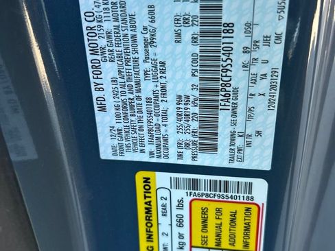 Used 2025 Ford Mustang GT Premium RWD image 3