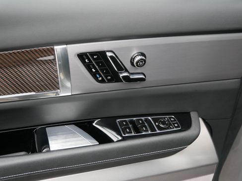 Certified 2026 Cadillac Vistiq Sport w/ LPO, Floor Liner Package AWD/4WD image 19
