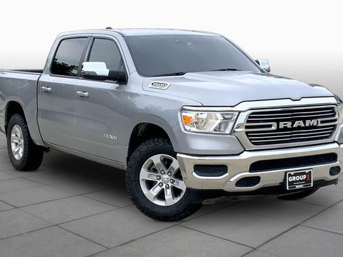 Used 2023 RAM 1500 Laramie AWD/4WD image 5