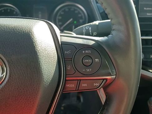 Used 2024 Toyota Camry SE image 14