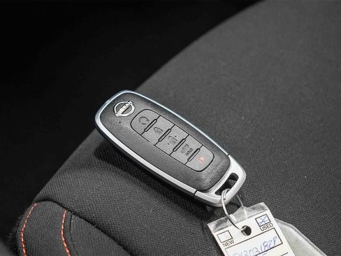 Used 2025 Nissan Sentra SR image 28