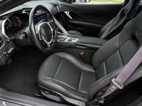 Used 2016 Chevrolet Corvette Z06 w/ 2LZ Preferred Equipment Group RWD image 3