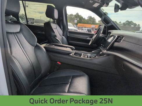 Used 2024 Jeep Wagoneer Series III AWD/4WD image 29