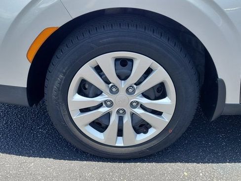 Used 2020 Kia Soul LX FWD image 28