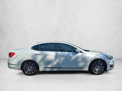 Used 2014 Kia Cadenza Premium w/ Luxury Package FWD image 4