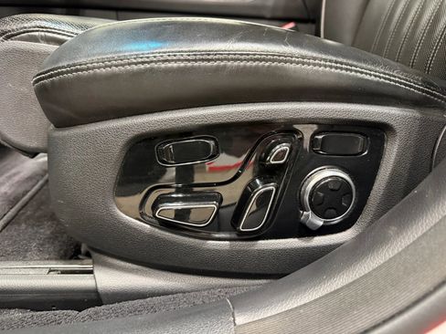 Used 2017 Genesis G90 3.3T Premium image 21