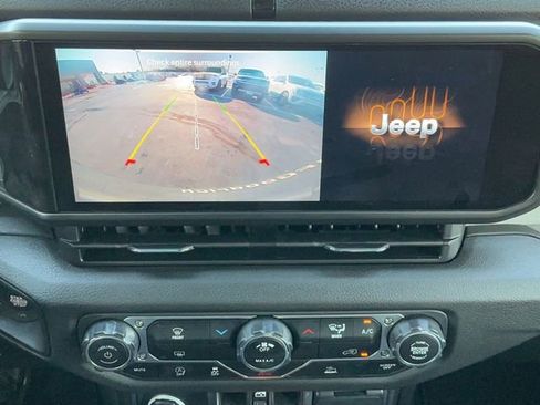 Used 2024 Jeep Wrangler Sport S image 27