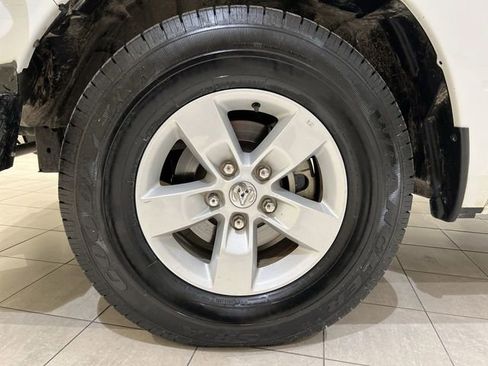 Used 2020 RAM 1500 Tradesman w/ Chrome Appearance Group RWD image 27