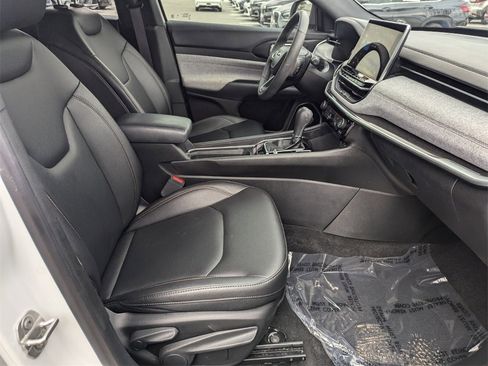 Certified 2024 Jeep Compass Latitude image 10