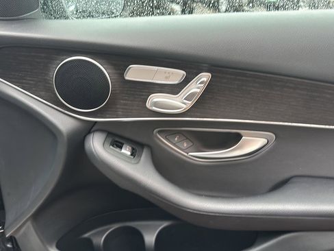 Used 2021 Mercedes-Benz GLC 300 4MATIC image 29