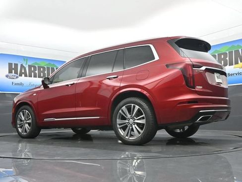Used 2022 Cadillac XT6 Premium Luxury w/ Technology Package FWD image 18