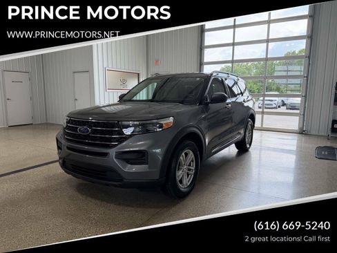 Used 2023 Ford Explorer XLT AWD/4WD image 1