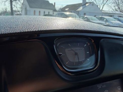 Used 2021 Chrysler 300 S image 33