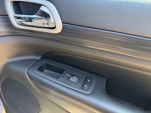 Used 2020 Jeep Grand Cherokee Altitude AWD/4WD image 42