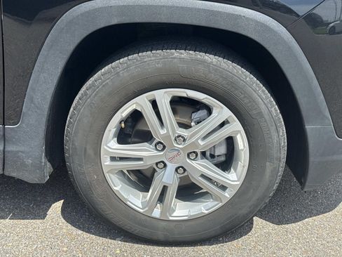 Used 2024 GMC Terrain SLE FWD image 4