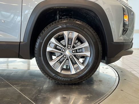 Certified 2025 Chevrolet Equinox LT w/ Safety and Technology Package image 10