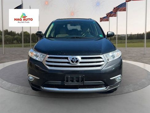 Used 2012 Toyota Highlander SE w/ Tow Pkg AWD/4WD image 2
