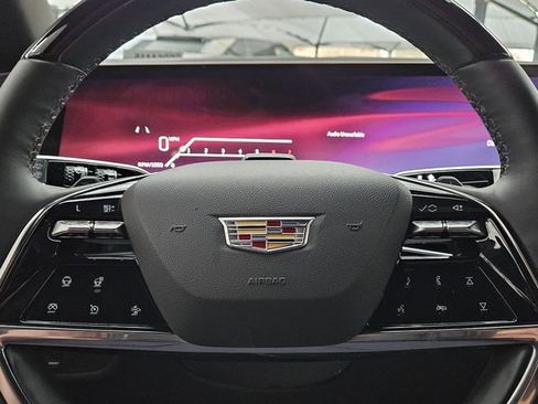 Used 2025 Cadillac Escalade Premium Luxury image 14