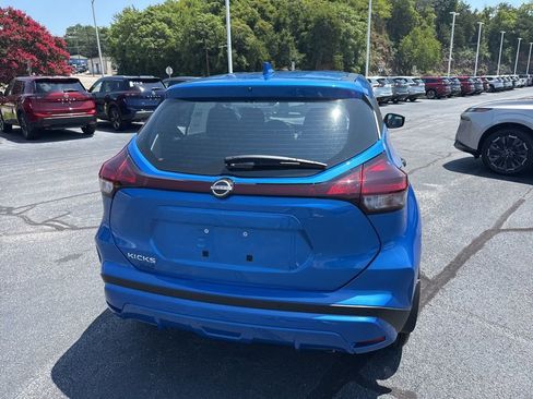 New 2025 Nissan Kicks Play S FWD image 6
