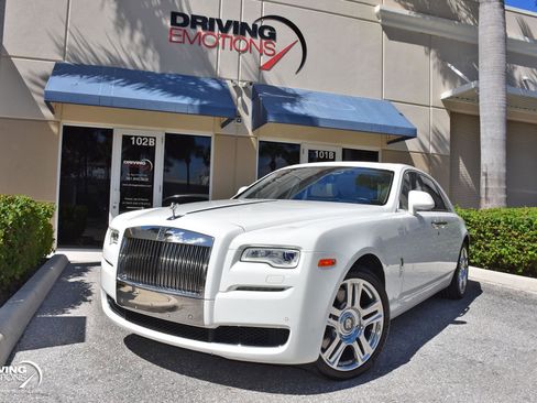 Used 2015 Rolls-Royce Ghost image 27