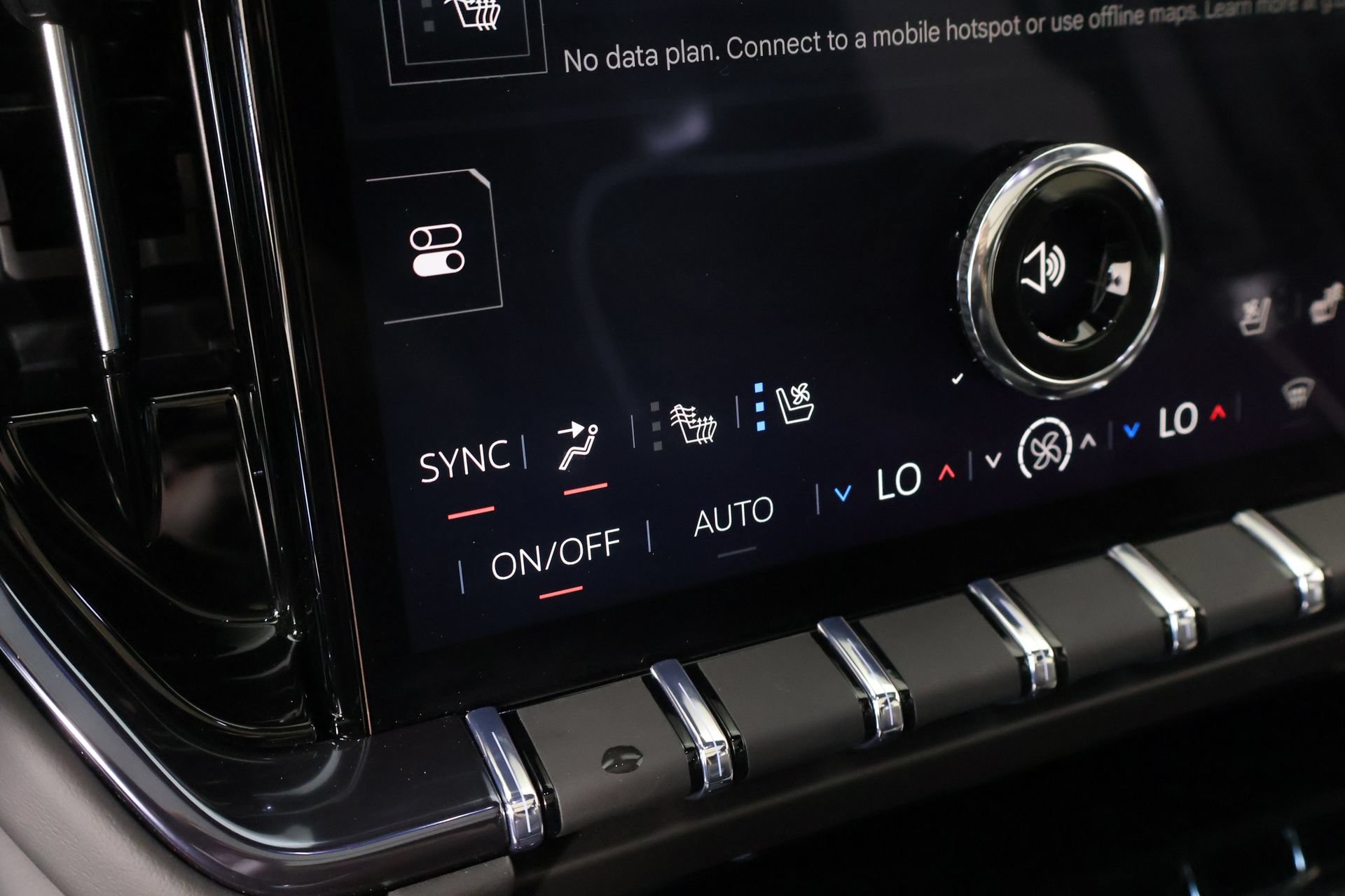 Used 2026 GMC Yukon AT4 Ultimate w/ LPO, Floor Liner Package AWD/4WD image 7