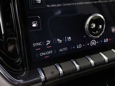 Used 2026 GMC Yukon AT4 Ultimate w/ LPO, Floor Liner Package AWD/4WD image 7