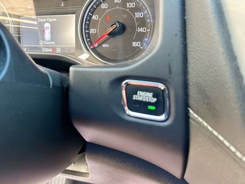 Used 2023 GMC Acadia SLT w/ Preferred Package AWD/4WD image 21