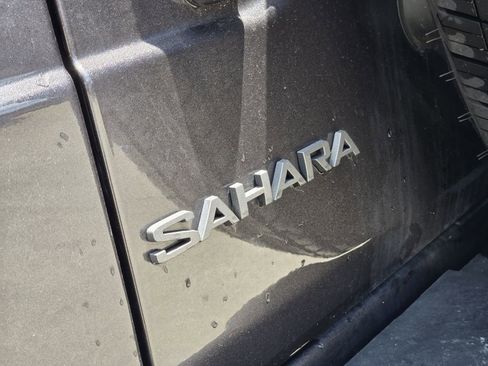 Used 2025 Jeep Wrangler Sahara AWD/4WD image 16