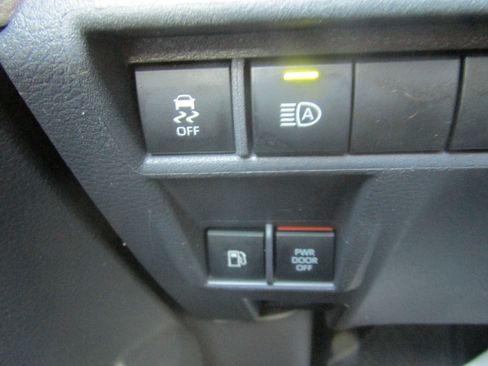 Used 2022 Toyota Sienna LE FWD image 14