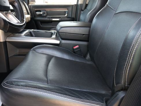 Used 2016 RAM 2500 Laramie w/ Convenience Group AWD/4WD image 5