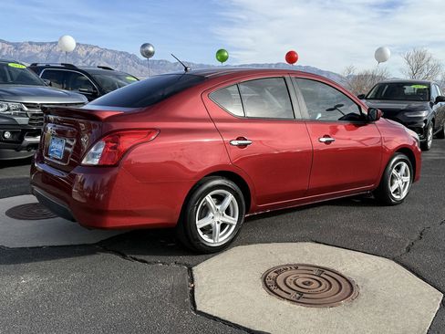 Used 2018 Nissan Versa SV image 5