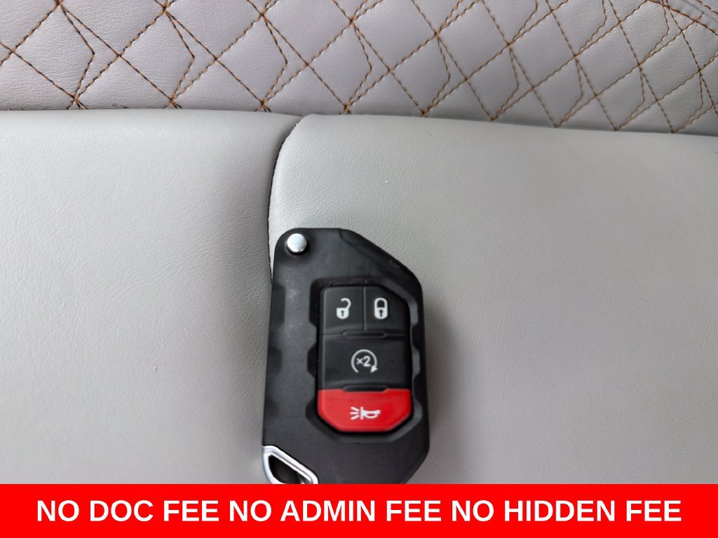 Used 2023 Jeep Wrangler Unlimited Sahara AWD/4WD image 29