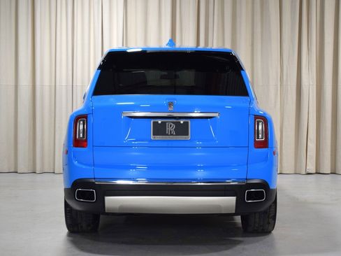 Certified 2022 Rolls-Royce Cullinan w/ Dynamic Package image 11