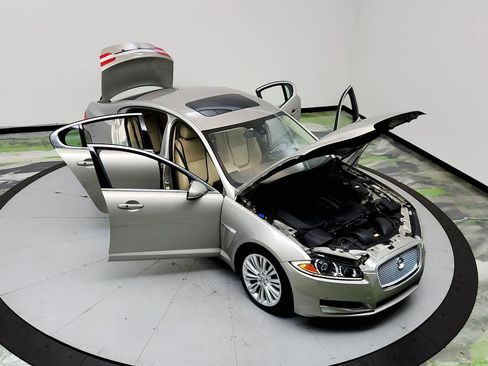 Used 2012 Jaguar XF Portfolio RWD image 39