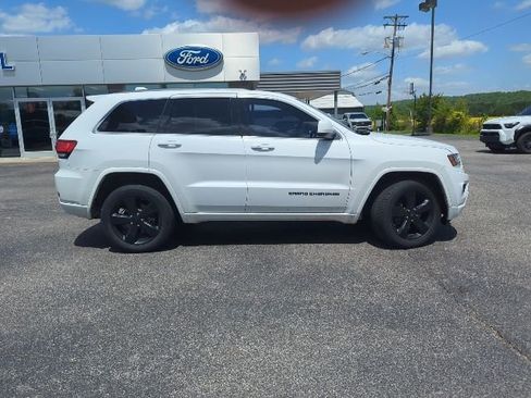 Used 2015 Jeep Grand Cherokee Altitude AWD/4WD image 30