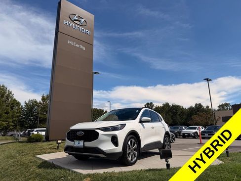 Used 2024 Ford Escape Platinum w/ Premium Technology Package AWD/4WD image 1