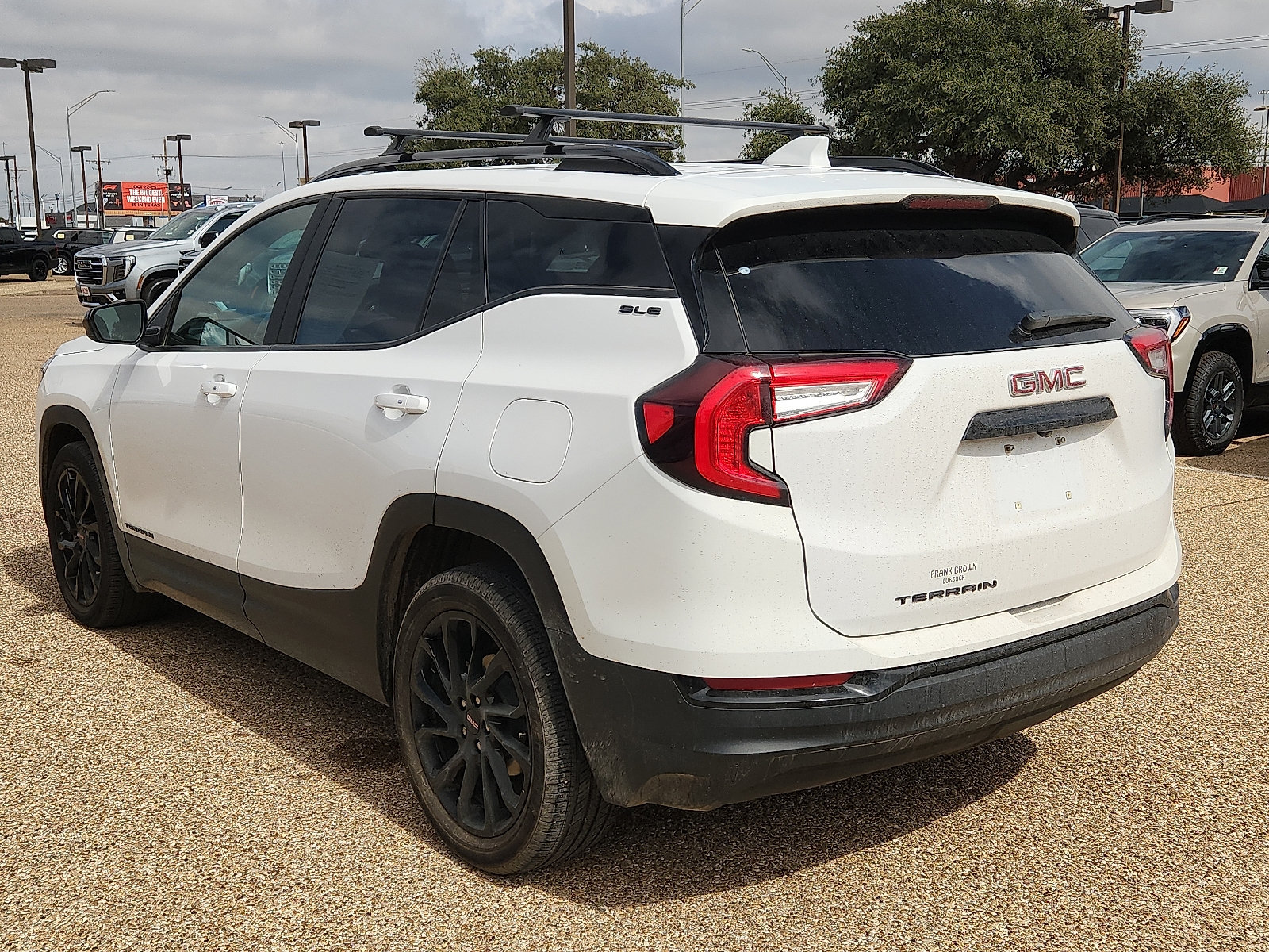 Used 2023 GMC Terrain SLE w/ Driver Convenience Package FWD image 3