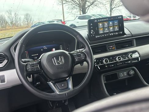 Used 2023 Honda Pilot Elite image 13