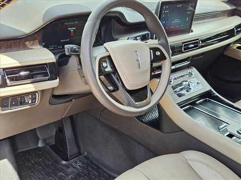 Used 2021 Lincoln Aviator Reserve w/ Equipment Group 201A AWD/4WD image 9