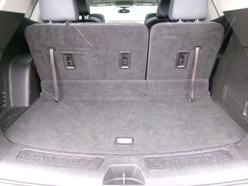 Used 2019 Buick Enclave Essence w/ LPO, Luxury Package image 13