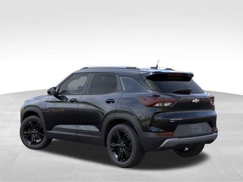 New 2026 Chevrolet TrailBlazer LT w/ Midnight Edition AWD/4WD image 3