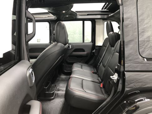 Certified 2024 Jeep Wrangler Unlimited Rubicon AWD/4WD image 13