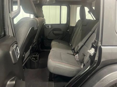 Used 2026 Jeep Wrangler Unlimited Rubicon AWD/4WD image 17